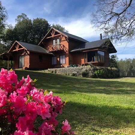 Cabanas Los Canelos Hermosa Granja En Пукон Экстерьер фото